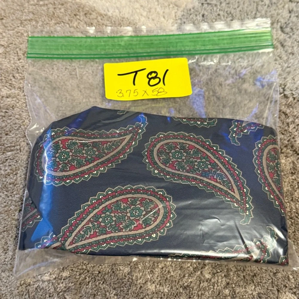 Preswick & Moore Mens Paisley Silk Tie Navy Blue Burgundy Green Handsewn USA T81